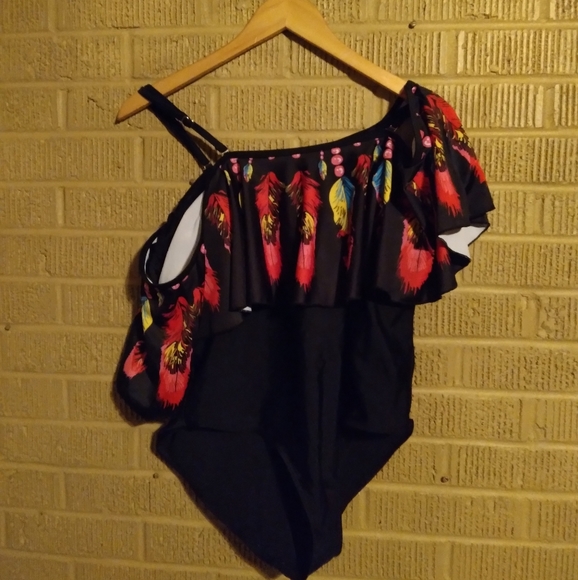 Swimsuit - Picture 2 of 5